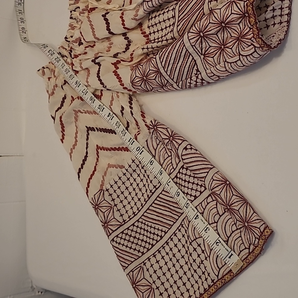 BNCI Boho Bell Sleeve Beautiful Geometric Look Top Embroidered Size M - Picture 10 of 14